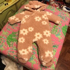 Snug floral Sherpa bodysuit snowsuit size 3/6 months